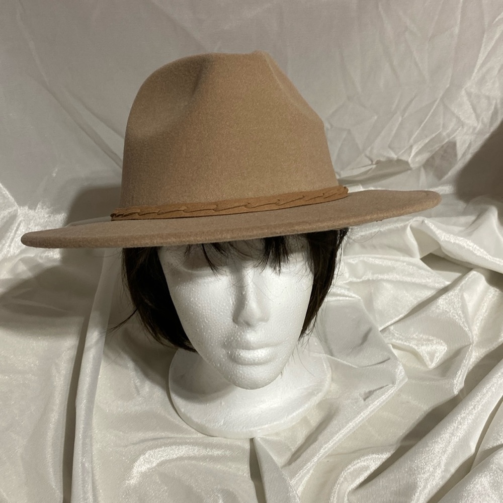 NWOT Tan Felt Hat Unisex w Dark Brown Accent, One Size